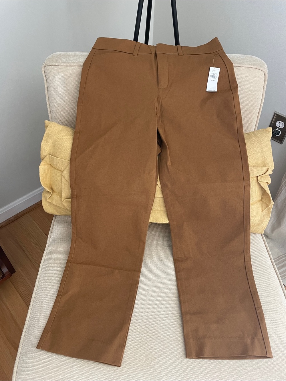 NWT Old Navy Pixie Pants Size 4 Petite Camel Color